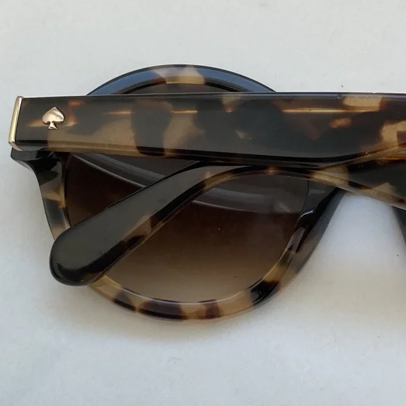 Kate Spade New York Tortoise and Black Sunglasses Duo - Picture 14 of 14